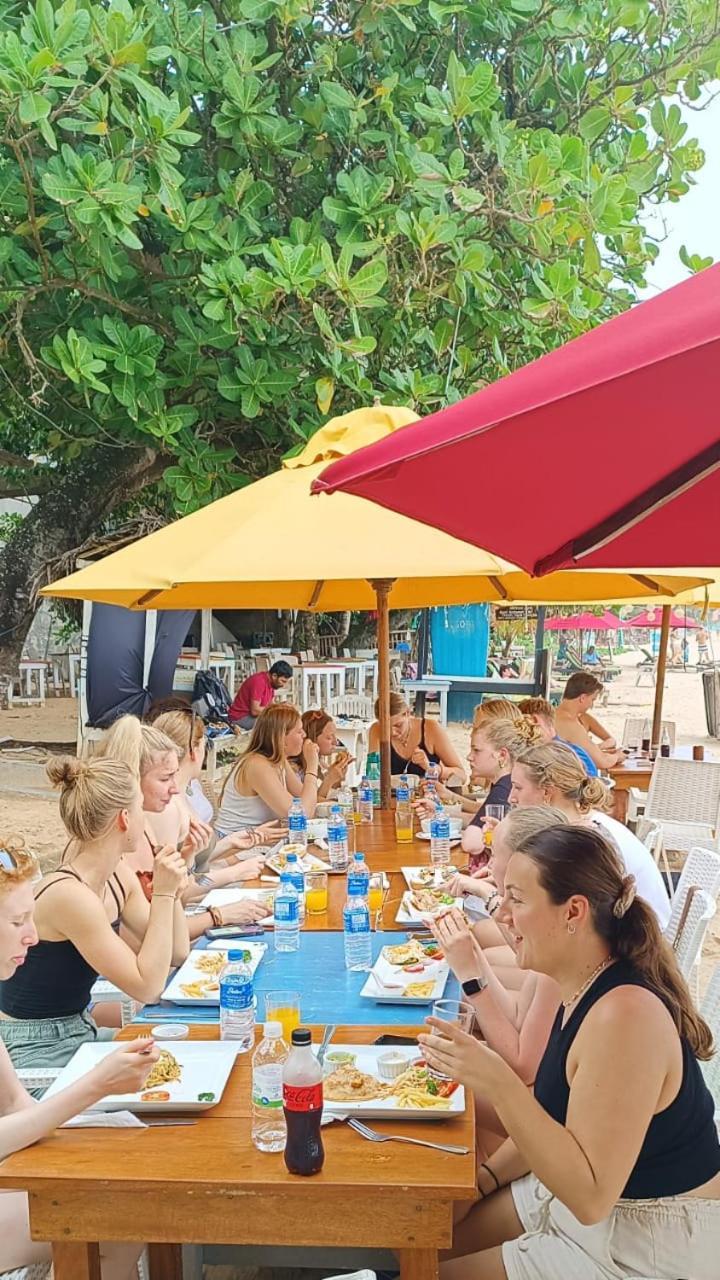 Fresh Wave Mirissa - Beach Front Ngoại thất bức ảnh