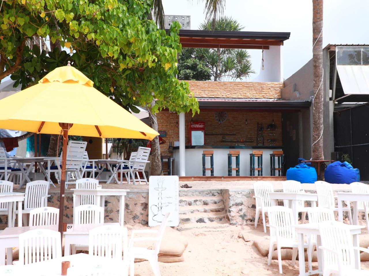 Fresh Wave Mirissa - Beach Front Ngoại thất bức ảnh